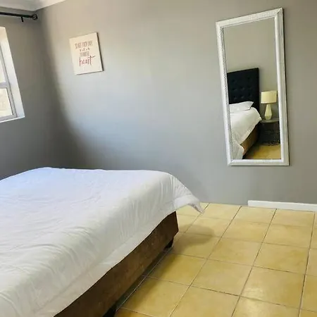 Spaciousnetflix#Wifi#Parking#Centralwinefarms#Mall Cape Town Exterior photo