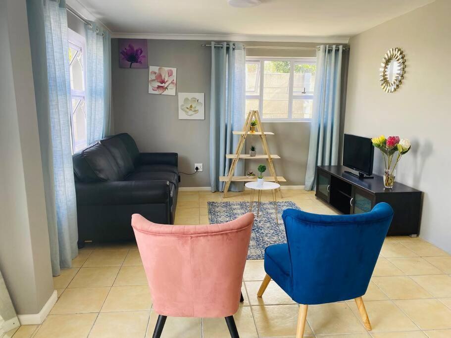 Apartment Spaciousnetflix#wifi#parking#centralwinefarms#mall Kapstadt